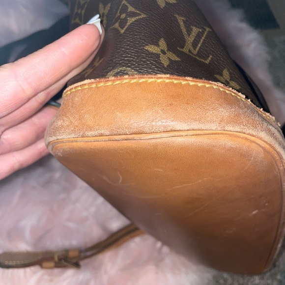 Louis Vuitton Montsouris MM Backpack - Picture 13 of 14